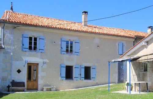 Gîte charentais avec cour privative, baby-équipement, télétravail, vélos, BBQ, animaux acceptés - FR-1-653-170 - Foto 1