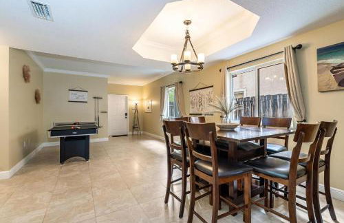 Salty Fox 5BD Oasis w Spa, Beach & Downtown - Foto 19