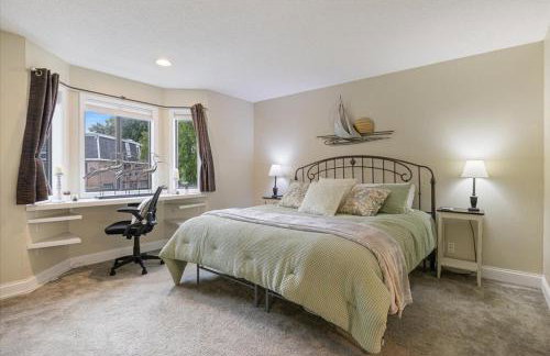 Lakefront Osage Beach Condo + Workspace w/ Pool Views - Foto 16