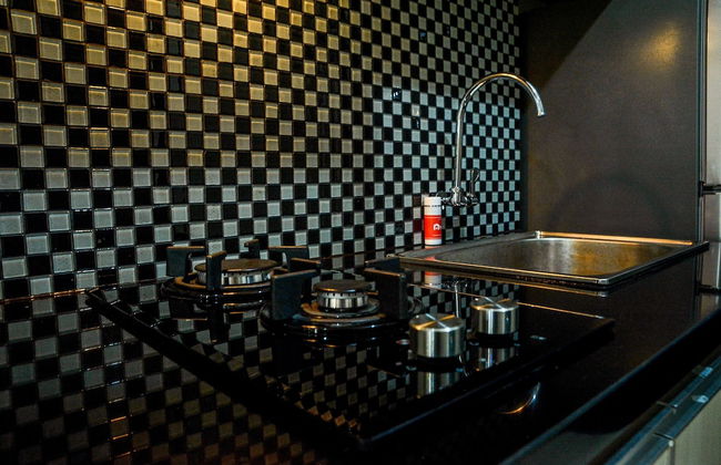 Simply Studio Room at Grand Serpong Apartment By Travelio - Foto 9