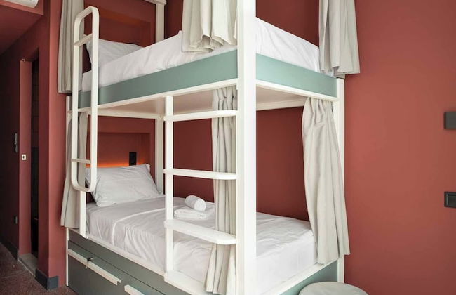 Zeus is Loose Hostel - Photo 22