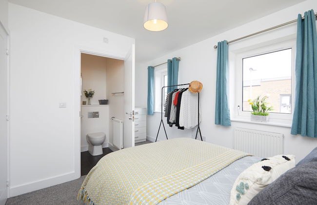 3 Bedroom Large House - Train Station - Foto 7