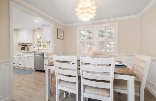 Minutes to Craigville Beach Private Patio and Backyard - Foto 7