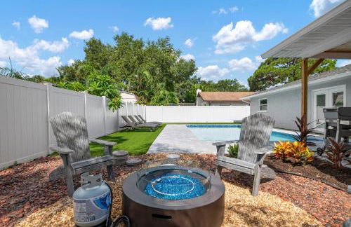 Serenity by the Sea! Cozy pool home with putting green & fire pit! - Foto 24