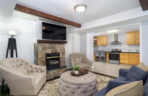 Hot Tub, Views & Game Room - 20 min to Downtown Asheville! - Foto 35