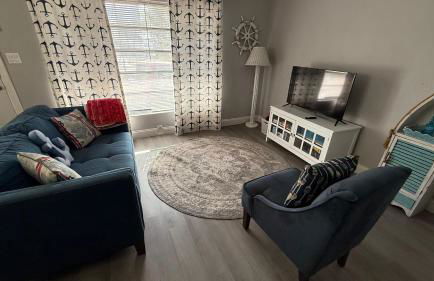 Great Home Close to shops, FIT, Beaches,and Space X - Foto 3