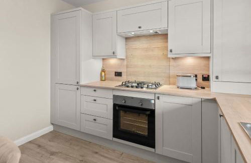 Riverside Rest 2 - 2 Bath, 2 Bedroom Apartment - Free Onsite Parking - Photo 20