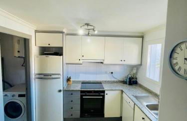 Modern 2 bedroom apartment 5mins from golf course - Foto 13