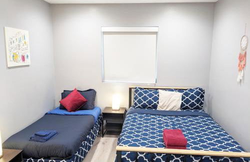 Lucky Charm 4 Bedroom Mid-City Apartment - Photo 42