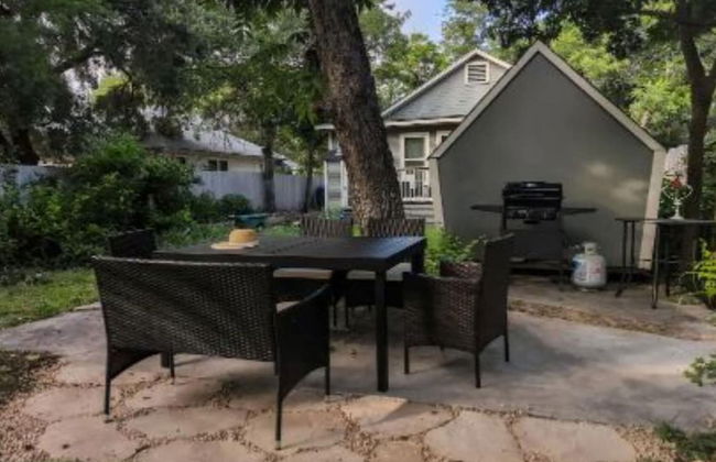 Chic Downtown Farmhouse With Garden and BBQ Grill - Foto 16