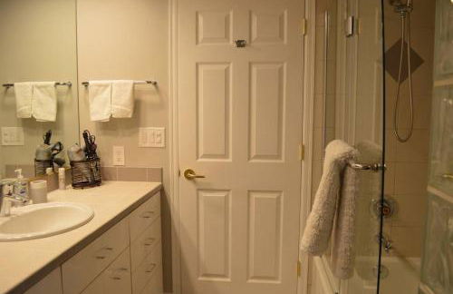 1-Bedroom Seaview Guesthouse on Seattle Luxury Estate with Views of Olympic Mountains - Foto 33