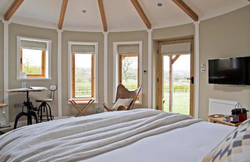 Nether Farm Roundhouses - Henmore Water & Sturston Winds with hot tubs - Bradley Wood no hot tub - Foto 40