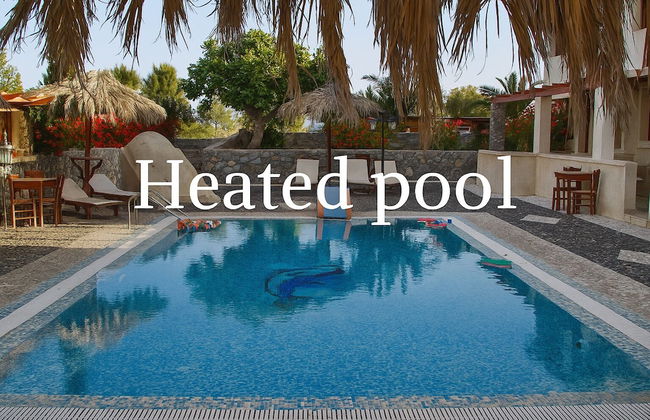 Birds Villa Apartments with Heated Pool - Including Car and Breakfast - Photo 1