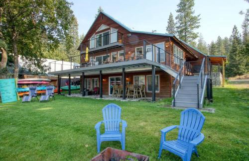 Twin Lakes Waterfront Retreat with Private Dock Fire Pit And Family Friendly Space - Foto 2