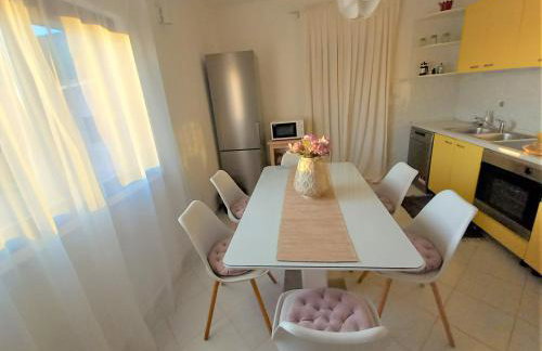 JOVI-relaxing, fenced, private, heated pool & view - Photo 37