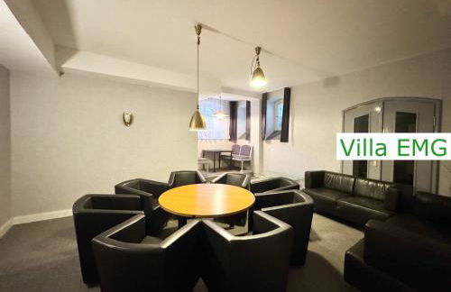 Luxus Ferienhaus Villa EMG Dortmund in Ennepetal, nah Düsseldorf, Köln mit Tennis Court, Garten, Kamin für Familien Gruppen bis 20 Personen - Foto 13