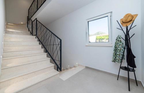 Familiy Villa Navis with heated pool - Photo 33