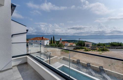 Villa Lavanda -semi-detached villa with a pool and a panoramic view, close to a sandy beach- by TRAVELER tourist agency Krk - Foto 25