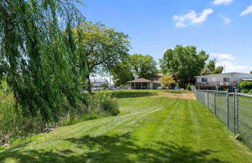 Lakefront Washington Home with Private Pool and Sauna - Foto 38