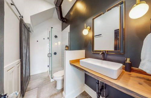 Luxury 8 Bed/4 Ba NuLu Home Private yard/parking - Foto 54