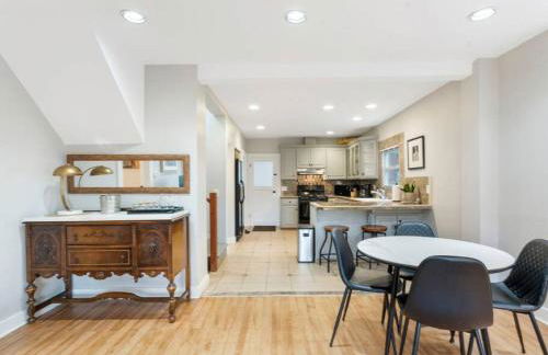 The Auric Door Inn on N Mississippi - Photo 11