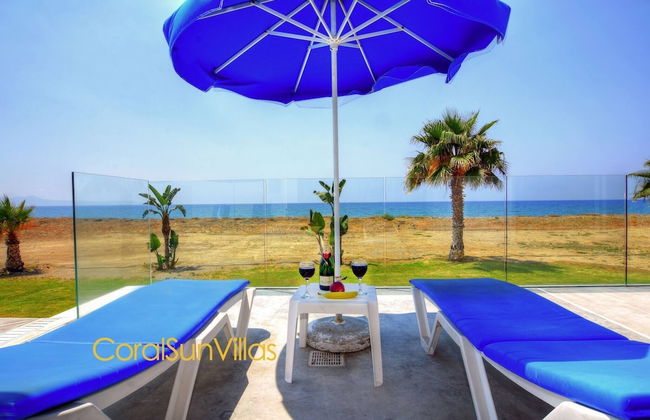 Blue - Beach Front Spectacular Villa Sleeps 10 - Foto 74