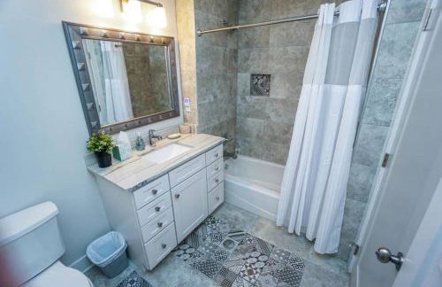 Beautiful, Modern Getaway in Historic Downtown Beaufort - Foto 3