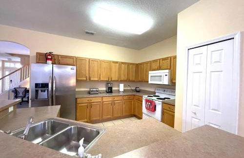 Spacious Villa South Facing Pool 20 min to Disney - Foto 13