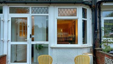 Stylish cottage in vibrant riverside village - Foto 4