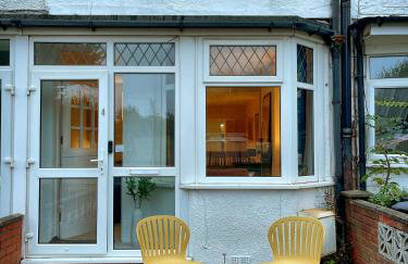 Stylish cottage in vibrant riverside village - Foto 4