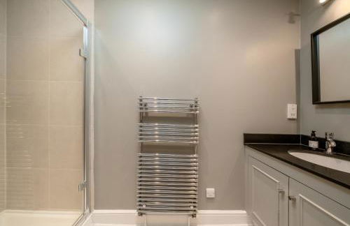 JOIVY Bright Flat for 6, Near Victoria and Warwick sq - Photo 45