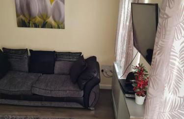 Spacious 3-Bed House - Sleeps 8 Garden & Parking - Foto 30