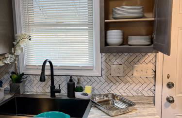 Your Cozy Home Away From Home king bed, parking - Foto 22