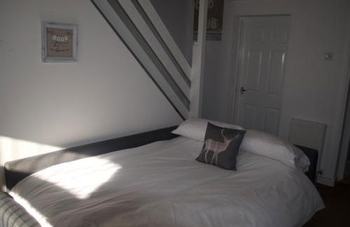 The Cwtch, Log Fire, Sleeps 6, Nr Zip World, Brecon and Bike Park Wales - Photo 36