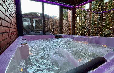 Apartament "Love Island" Jacuzzi SPA z dużą wanną z hydromasażem dla Dwojga - Foto 15