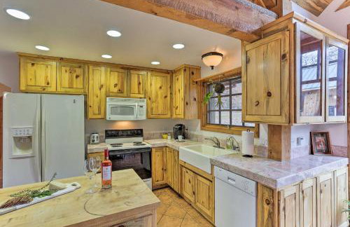 Peaceful Shasta Cascade Getaway on 15-Acre Ranch! - Foto 8