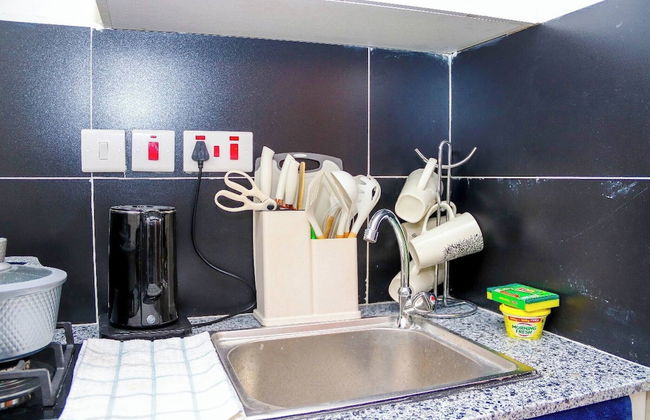 Hedgerow Studio Jkia Airport View Place - Photo 13