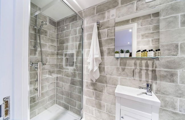 Livestay - 2 Bed Hollywood Movie Themed Apt - Foto 36