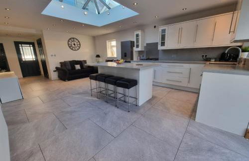 Cardiff city centre house - Sleeps 6 - Foto 2