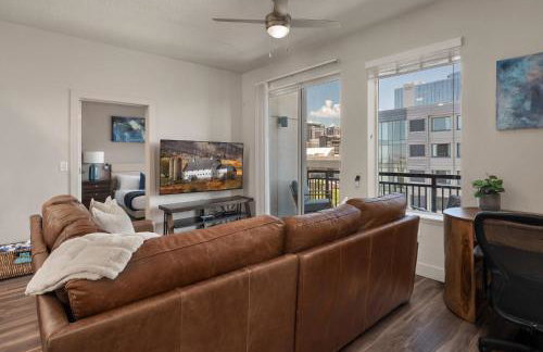 Deluxe 2BR Convention Center Gym, Pool, Htub, Pkg - Foto 8