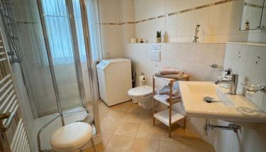 K8 FeWo - Am Kurpark - Therme - Foto 5, Shower