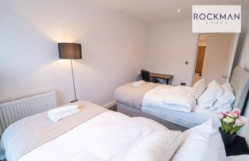 Royal Oak Apartments 3 - Secure Parking - Perfect for Contractors - 2 Bedroom - 2 Bathroom - Fast Wi-fi - Long Term Stays - - Foto 13