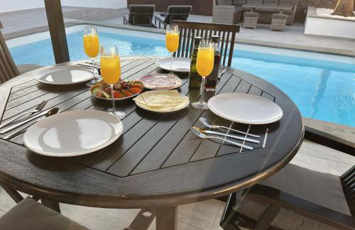 Stunning Villa Arabella - Heated Pool - BBQ - Amazing Terrace - Playa Blanca - Foto 7