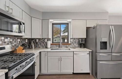 Spirit of the Rockies - Private Backyard & Hot Tub - Foto 36