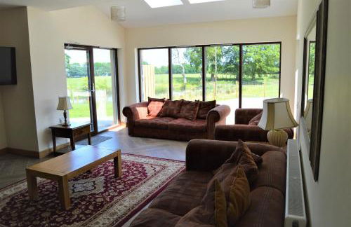 The Farmhouse at Williamscraig Holiday Cottages - Photo 9