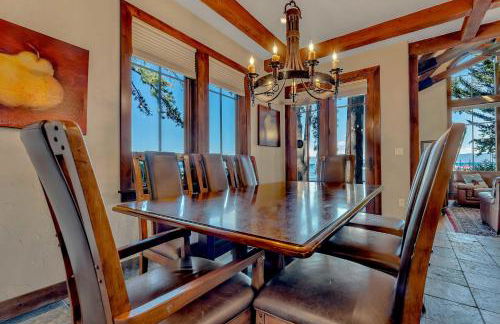 Lakefront Retreat Across from Homewood Resort - Foto 8