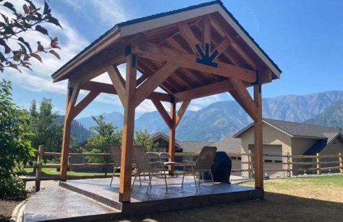 Mountain View Chalet Getaway 5 Min to Town - Foto 9