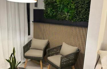 Stylish Seaview Apartment - Photo 3