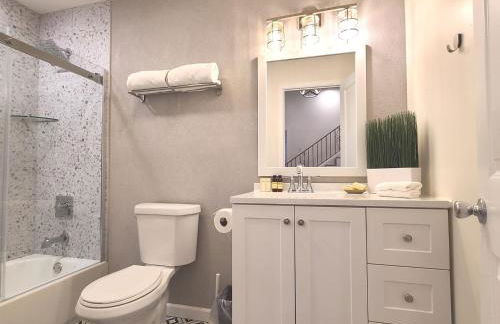 Arctic House- Walk to the Casinos, Outlets & More! - Foto 11