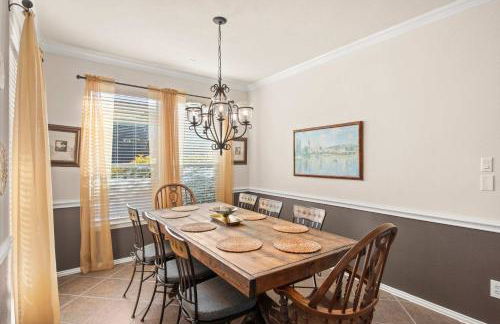 Spacious 4BR 3BA with Yard Mins to LakeLewisville - Foto 14